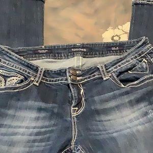 Women’s Size 18 Vigoss The Chelsea Distressed Jeans